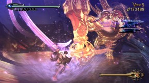 Bayonetta in Witch Time, ready to cut an enemy.